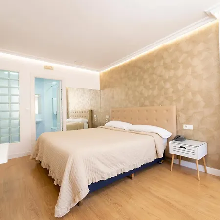 Hotel Holiday