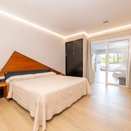 Hotel Holiday 3*