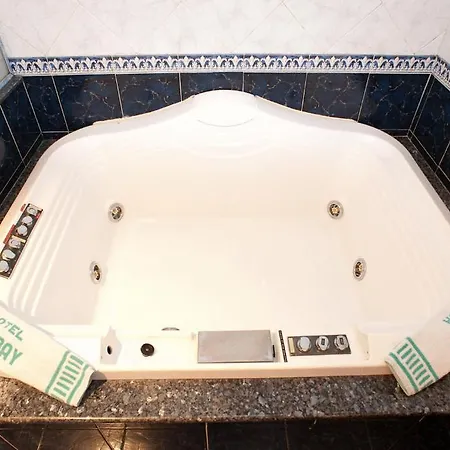 Hotel Holiday 3* نيغران