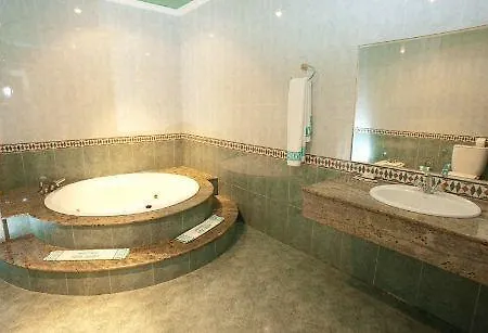 Hotel Holiday